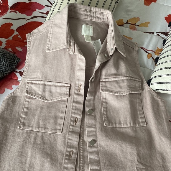 Sleeveless Jeans Jacket - Picture 2 of 2